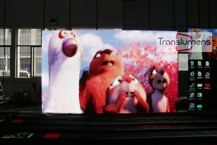 P8 outdoor video wall